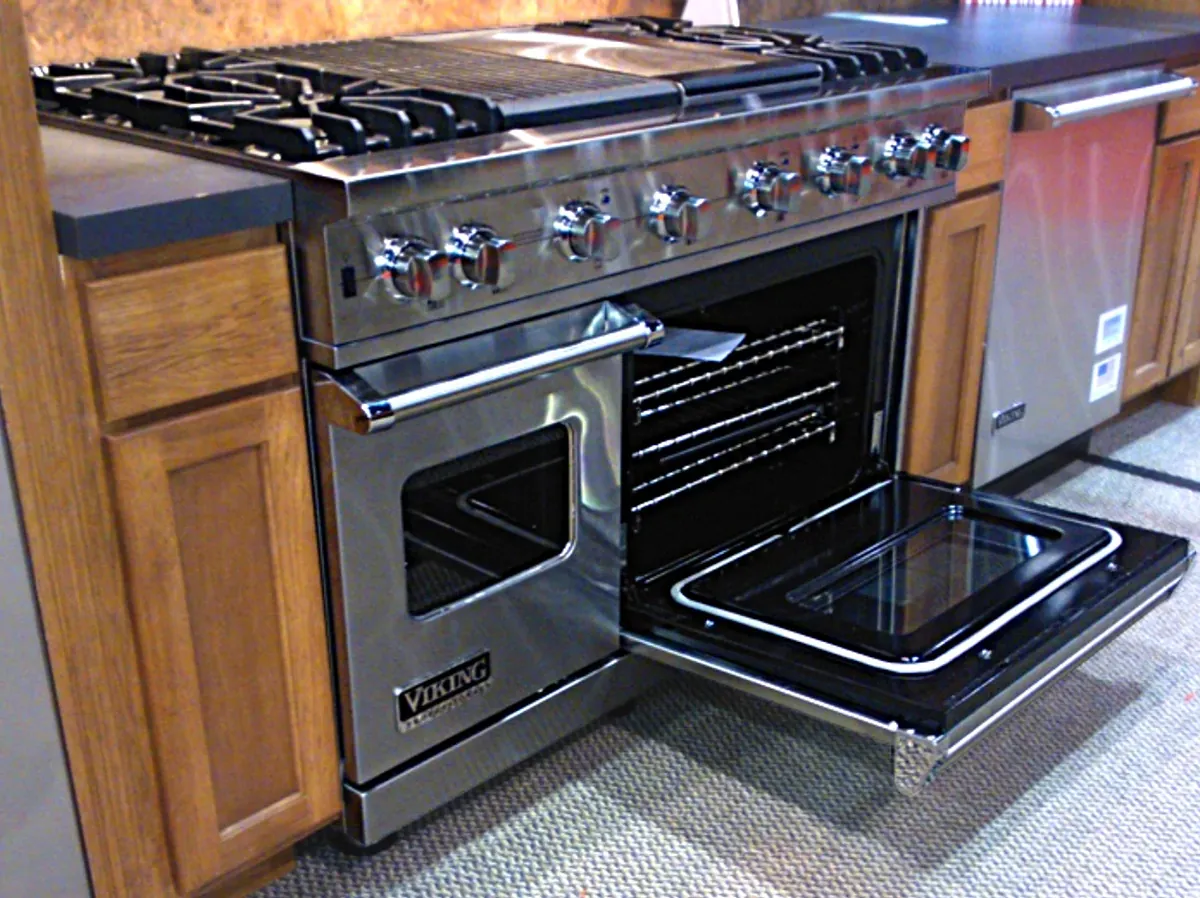 Viking range with the oven door open